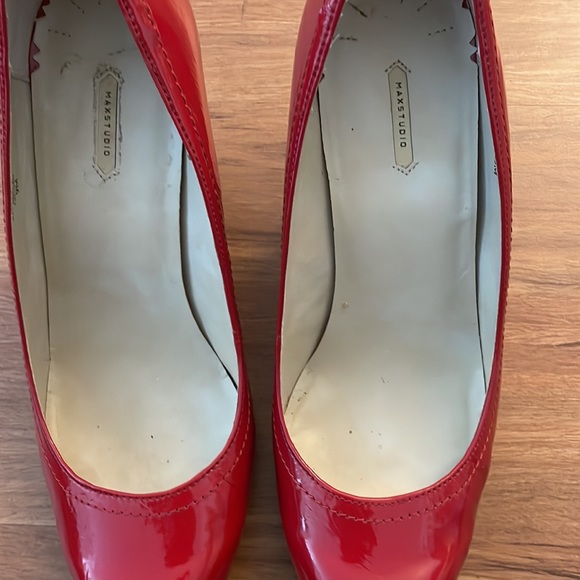 Pre-owned Maxstudio Patent Red shoes, Size 9 (for an 8 1/2 feet). Wore 1X. - Picture 2 of 12